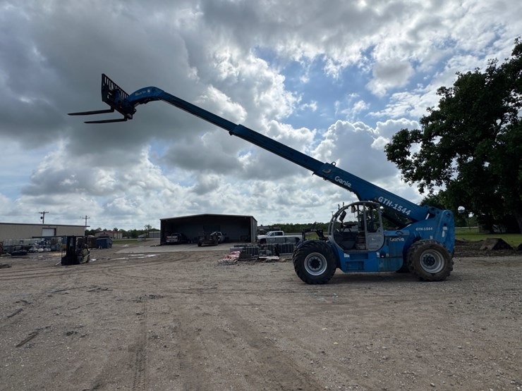 2014-genie-gth1544-image-2