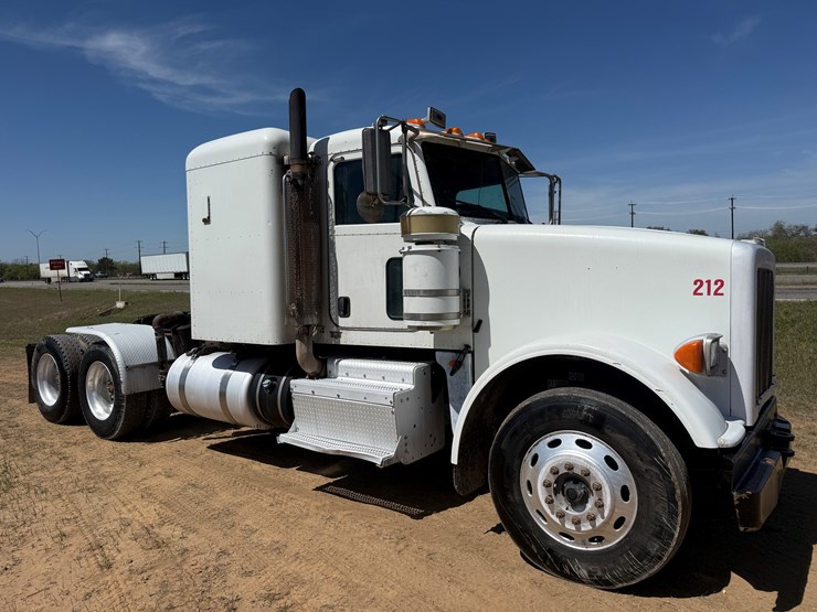 2013-peterbilt-367-image-3
