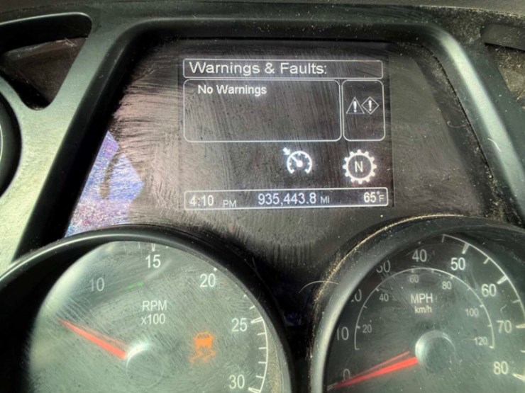 2014-peterbilt-579-image-18