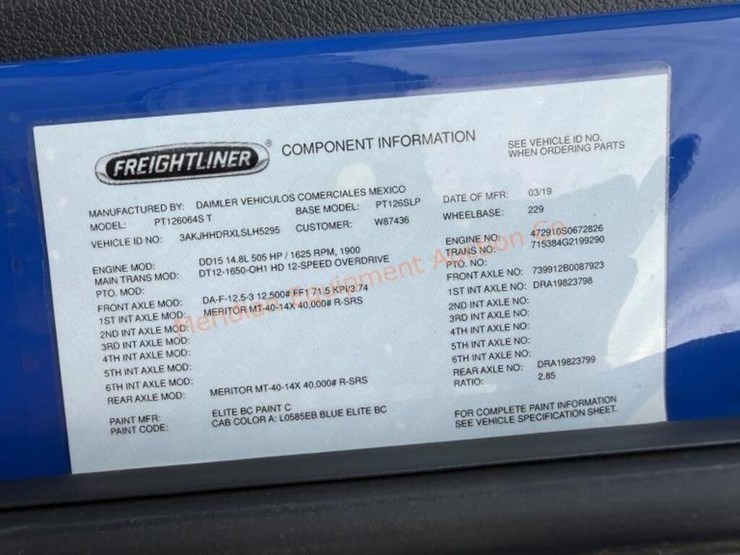 2020-freightliner-cascadia-113-image-36
