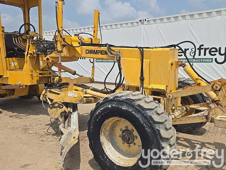 2000-champion-c80a-image-23