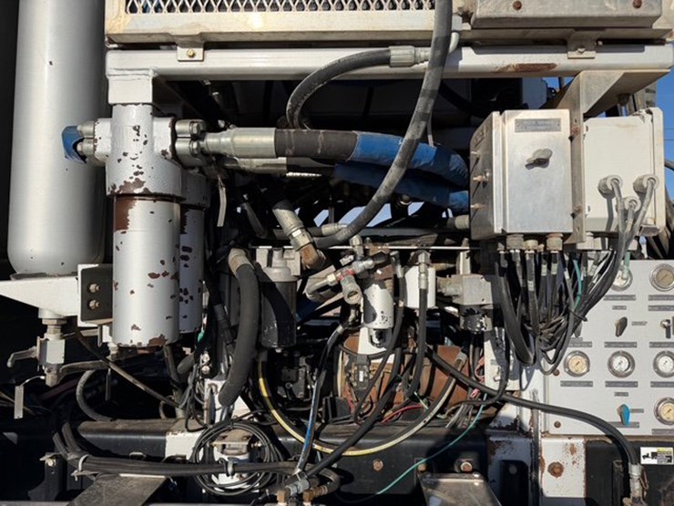 2014-kenworth-t800-image-15