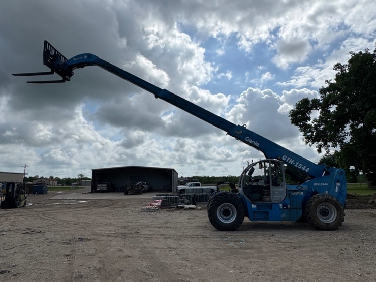 2014-genie-gth1544-image-13