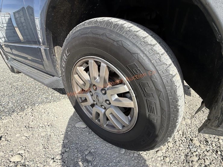 2013-ford-expedition-xlt-image-12