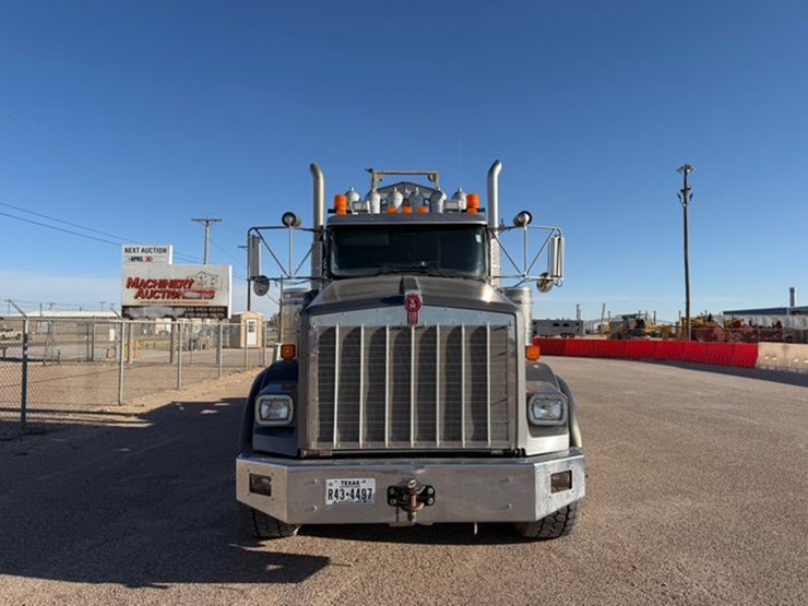 2014-kenworth-t800-image-2