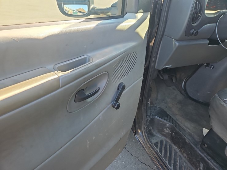 2005-ford-e450-image-31