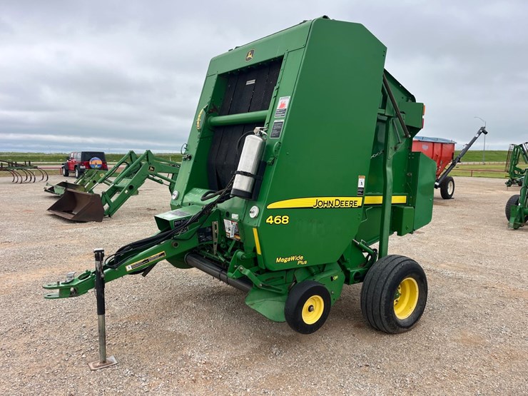 2010-john-deere-468-image-1