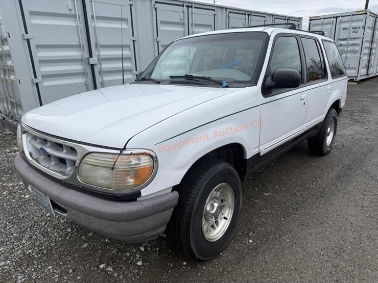 1995-ford-explorer-xlt-image-1