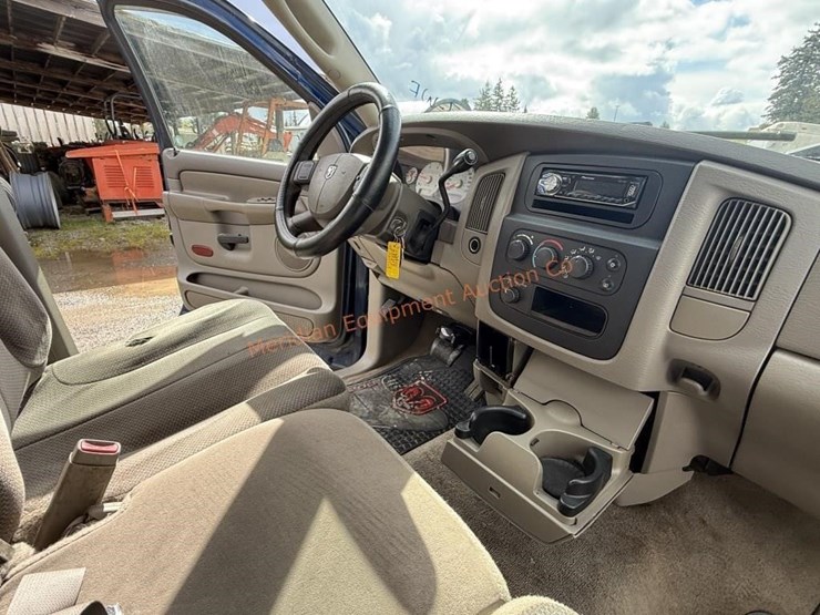 2004-dodge-ram-3500-image-36