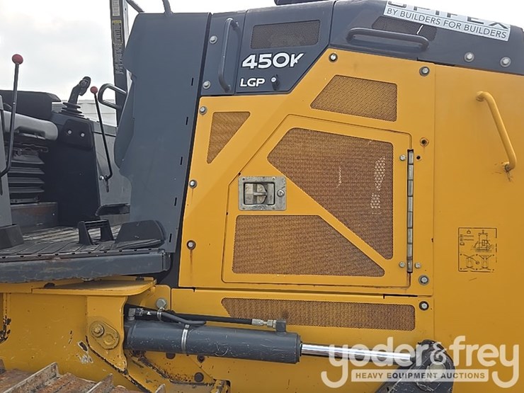 2019-deere-450k-lgp-image-35