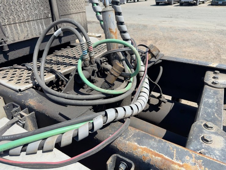 2000-kenworth-t800-image-22