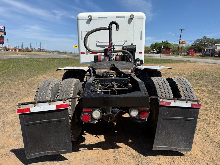 2013-peterbilt-367-image-7