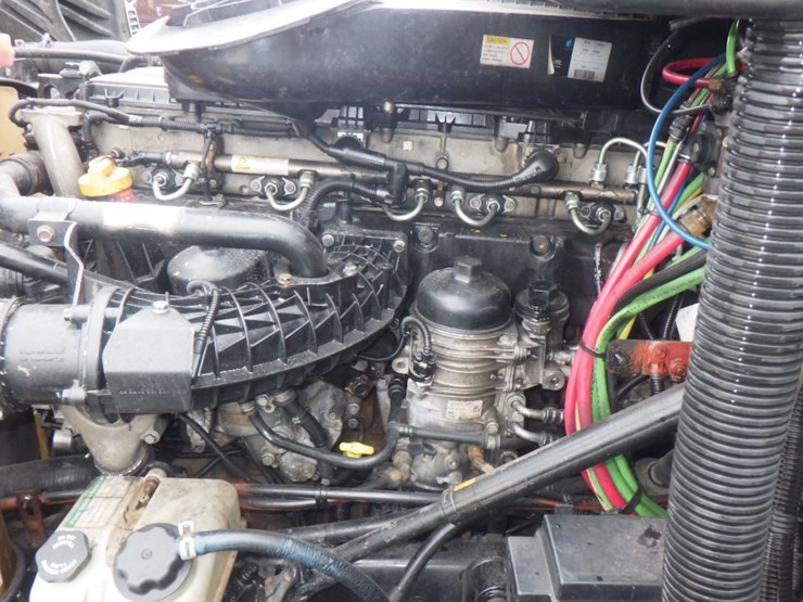 2017-freightliner-cascadia-125-image-24