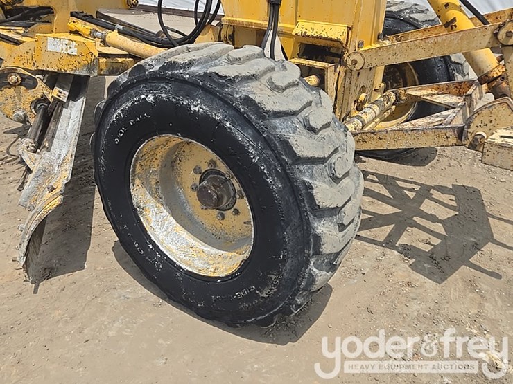 2000-champion-c80a-image-16