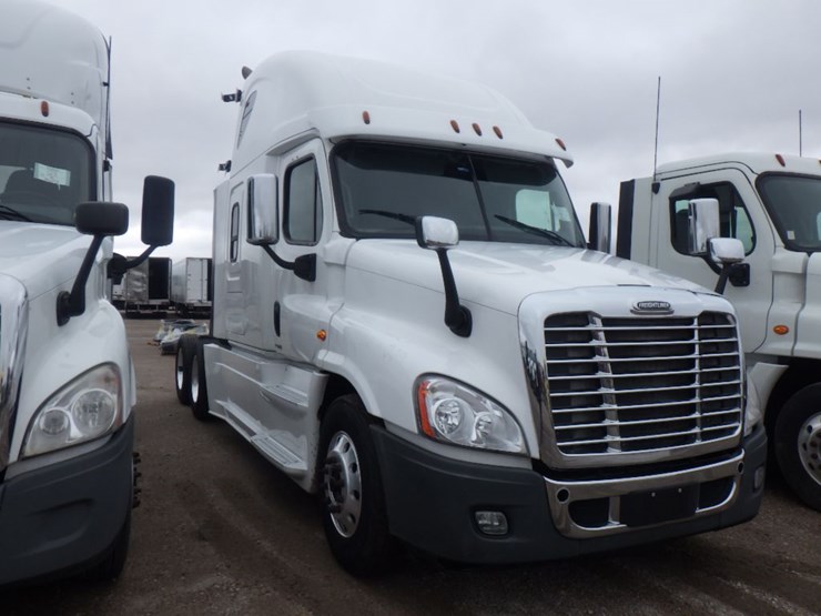 2017-freightliner-cascadia-125-image-3