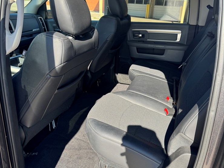 2018-dodge-2500-image-6