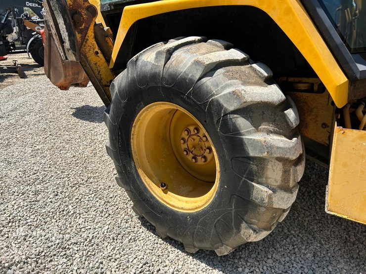 john-deere-310d-image-13