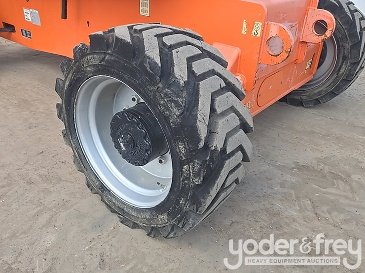 2016-jlg-800aj-image-18