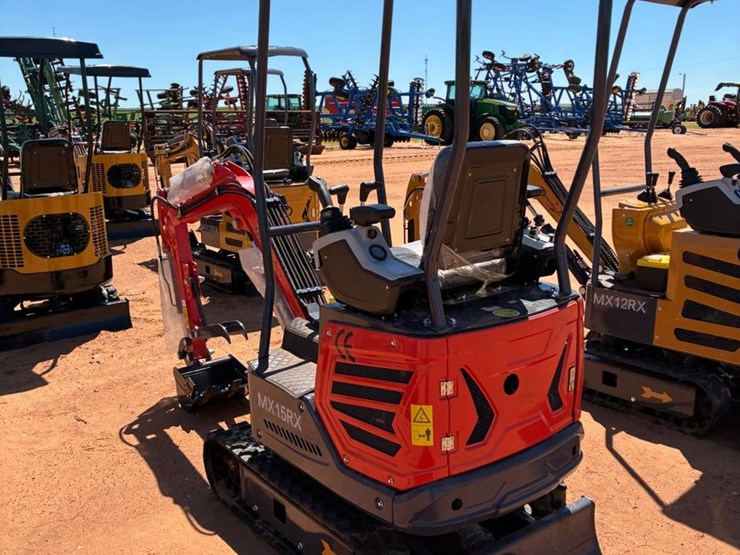 #t8493-•-mini-excavator-image-4