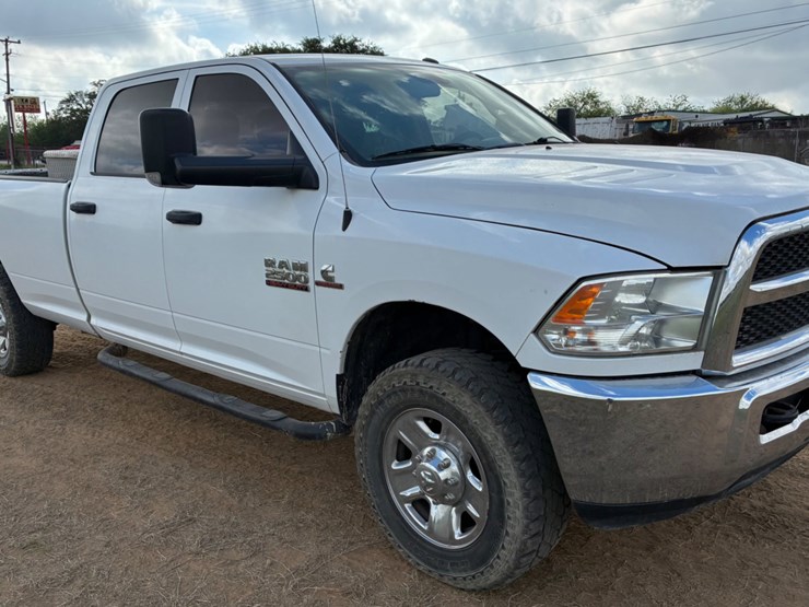 2018-dodge-ram-2500-image-3