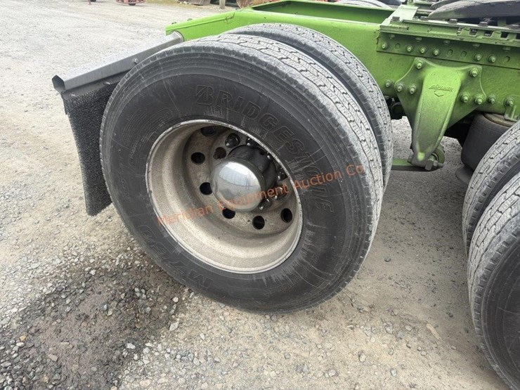 2020-freightliner-cascadia-113-image-25