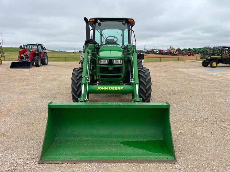 2019-john-deere-5100m-image-5