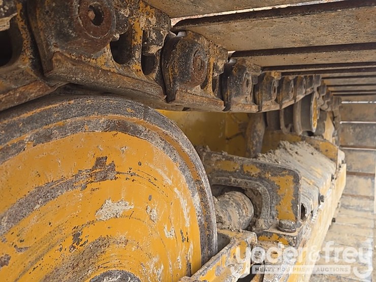 2019-deere-450k-lgp-image-12