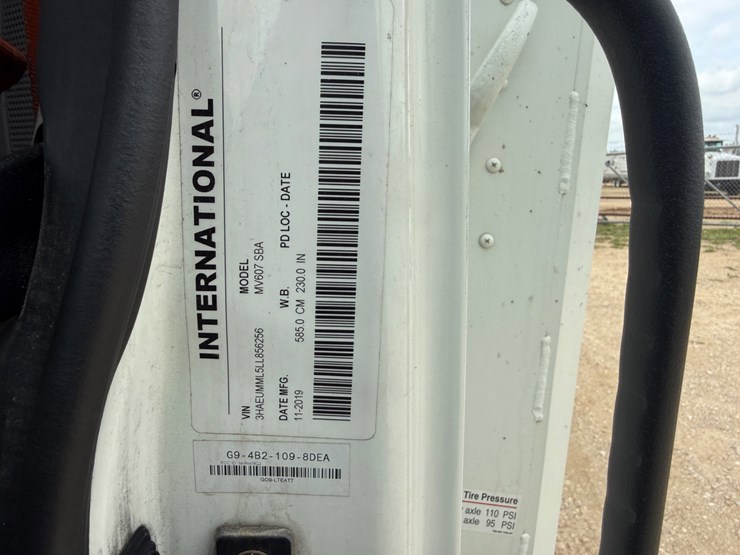 2020-international-mv607-image-15