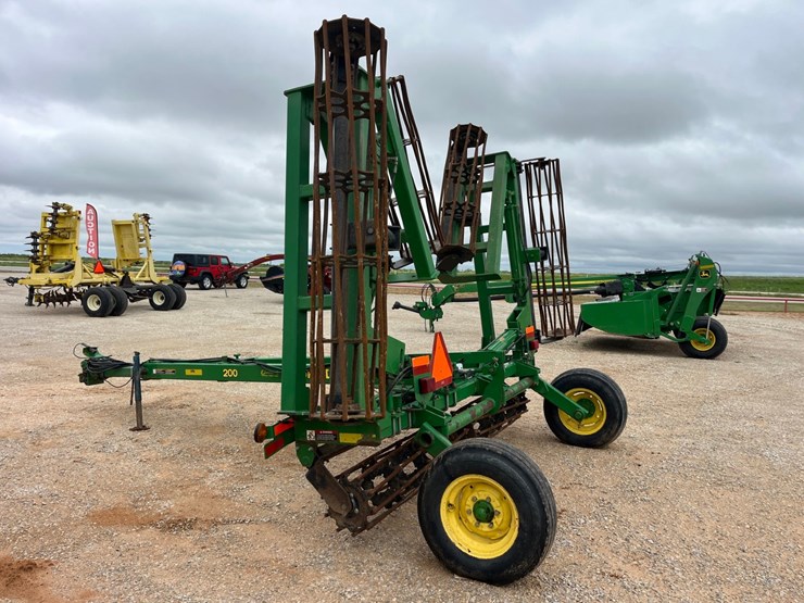 2008-john-deere-200-image-13