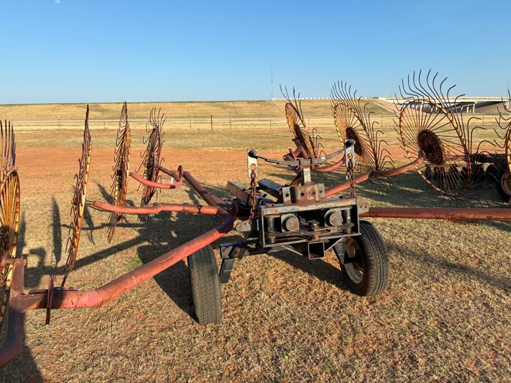 #t8430-•-8-wheel-rake-image-5