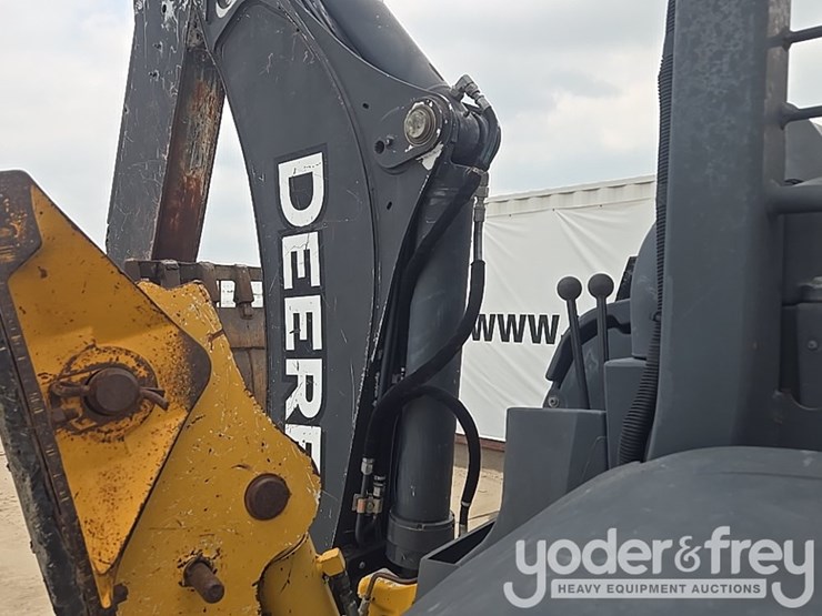 2010-deere-310sj-image-36