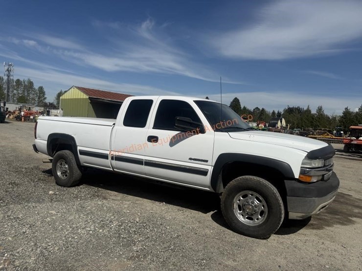 2001-chevrolet-silverado-2500-image-8