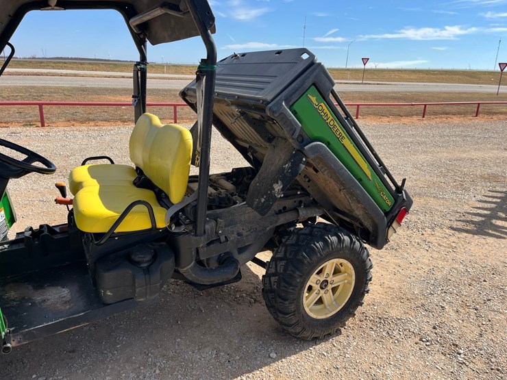 2016-john-deere-gator-image-17