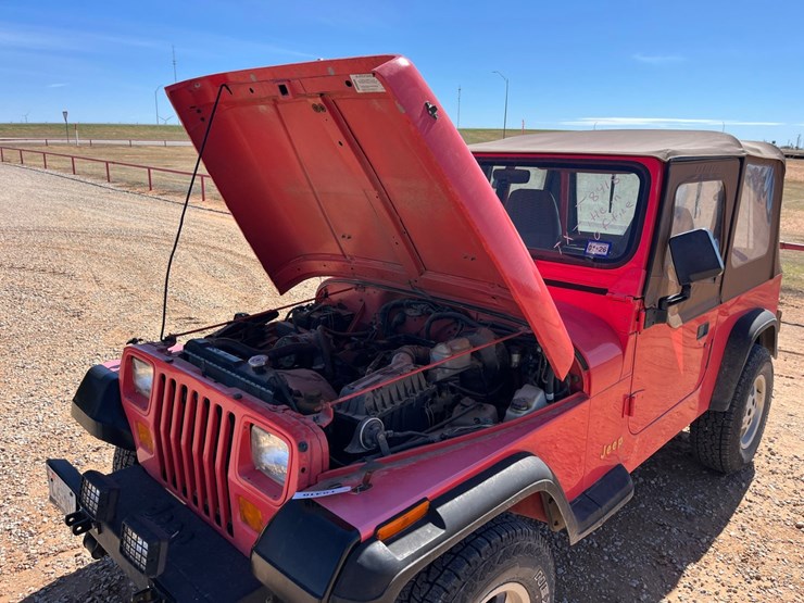 1995-jeep-wrangler-image-18