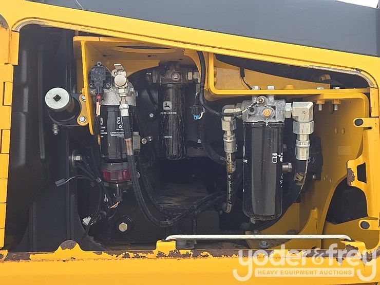 2019-deere-450k-lgp-image-32