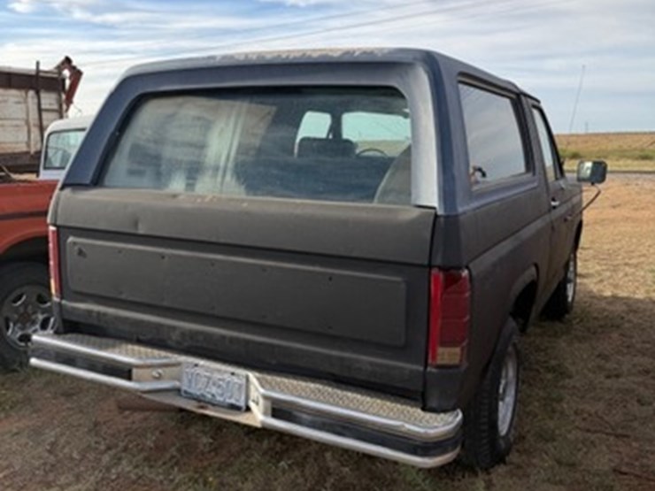 1982-ford-bronco-image-2