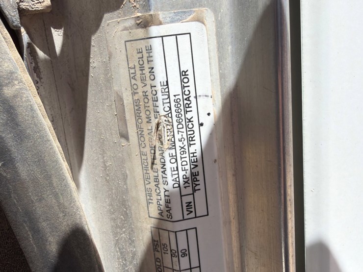 2007-peterbilt-378-image-13