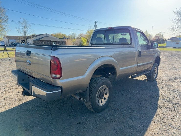 2005-ford-f350-xl-image-5