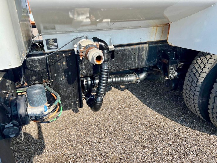 2006-kenworth-t300-image-9