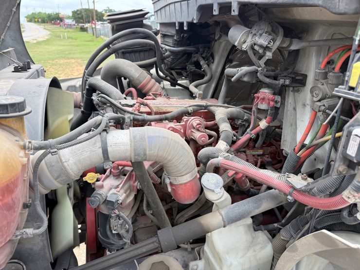 2020-international-mv607-image-9