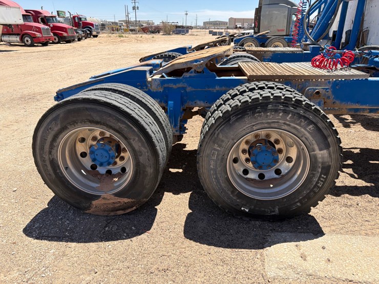 2000-peterbilt-378-image-3