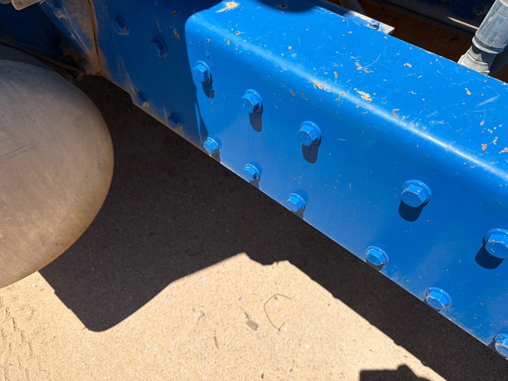 2009-peterbilt-365-image-9