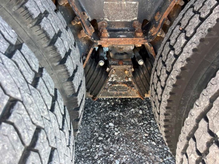 2017-peterbilt-389-image-9