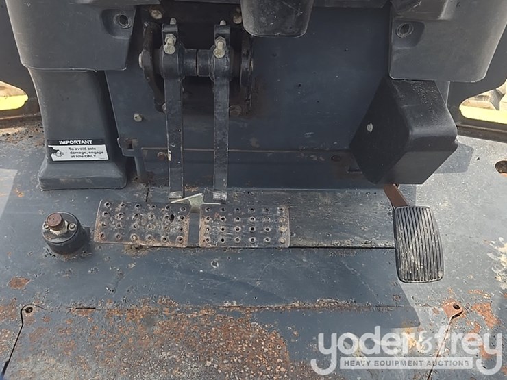 2010-deere-310sj-image-61
