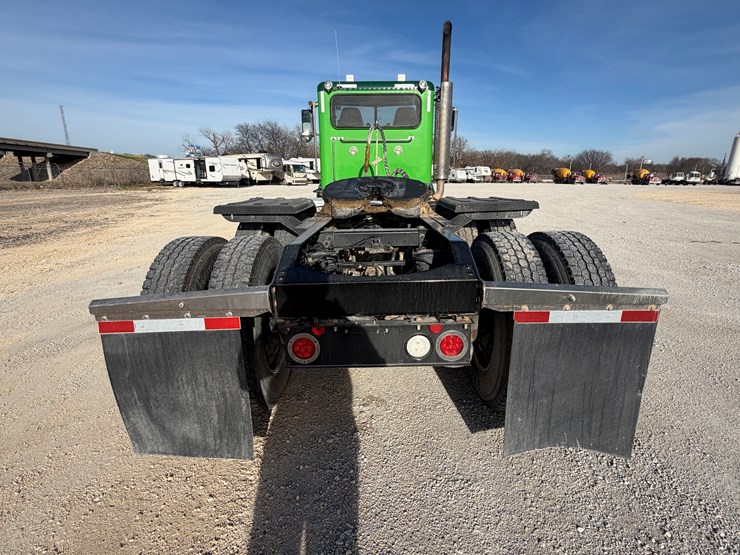 2020-peterbilt-367-image-6