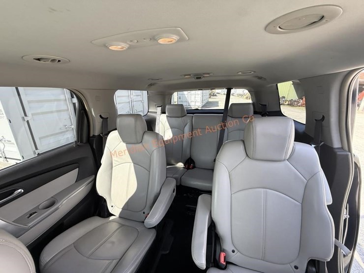 2016-gmc-acadia-slt-image-25