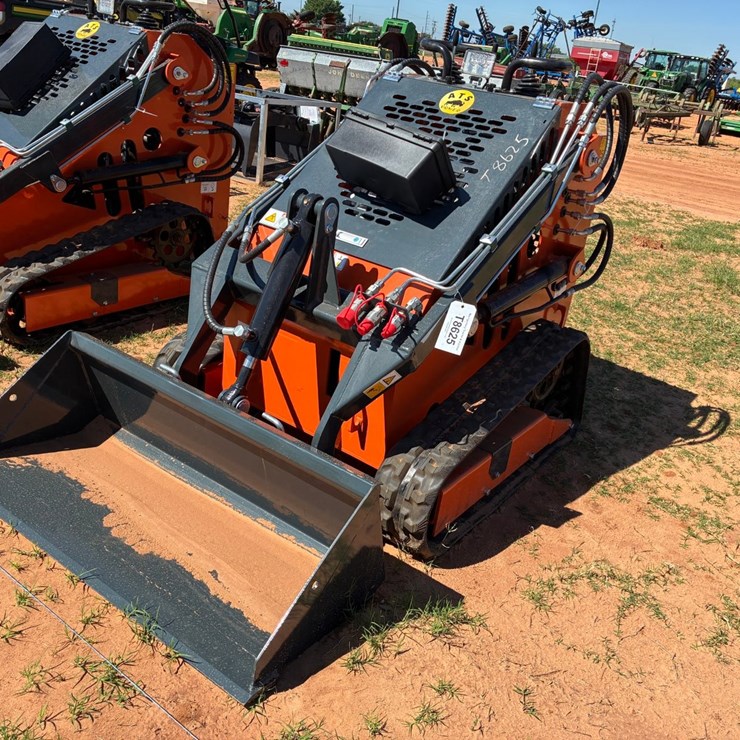 #T8625 • Wolverine Mini Skid Steer