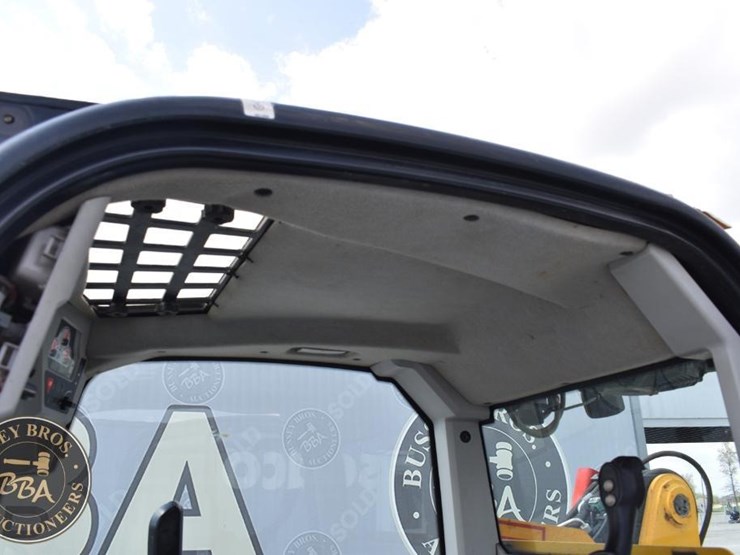 2020-jcb-3ts-8t-image-24