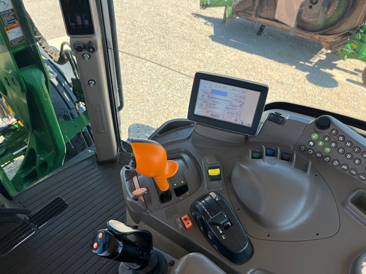 2011-john-deere-7200r-image-25
