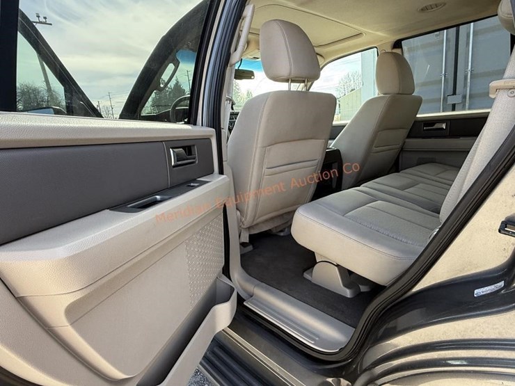 2013-ford-expedition-xlt-image-21